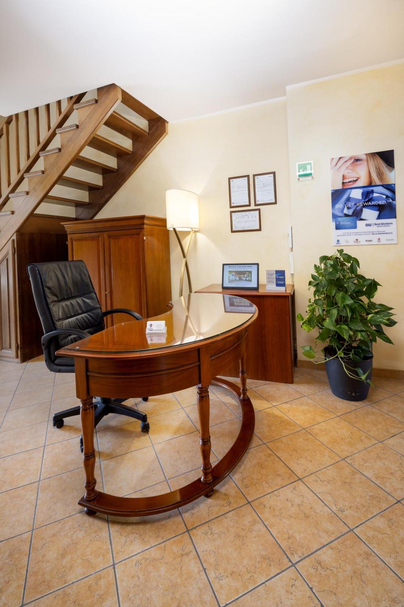 Best Western Plus Hotel Le Rondini San Francesco al Campo Exterior photo